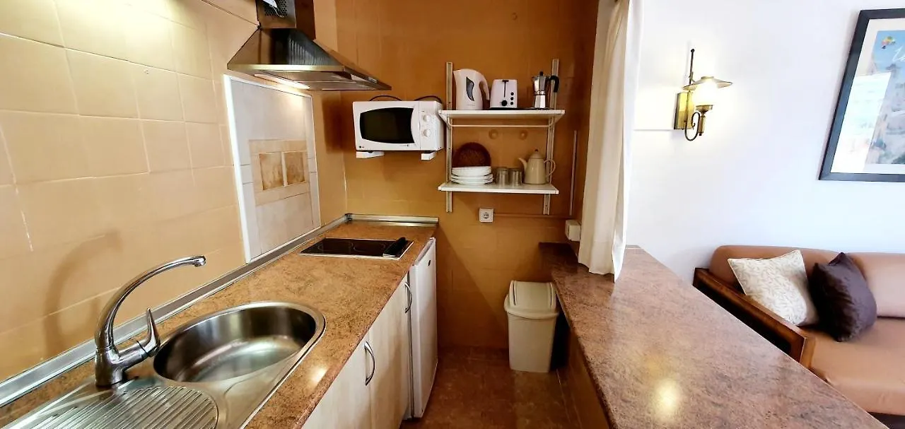 Granada Apartments Familiar Deluxe Пуртинач 0*,