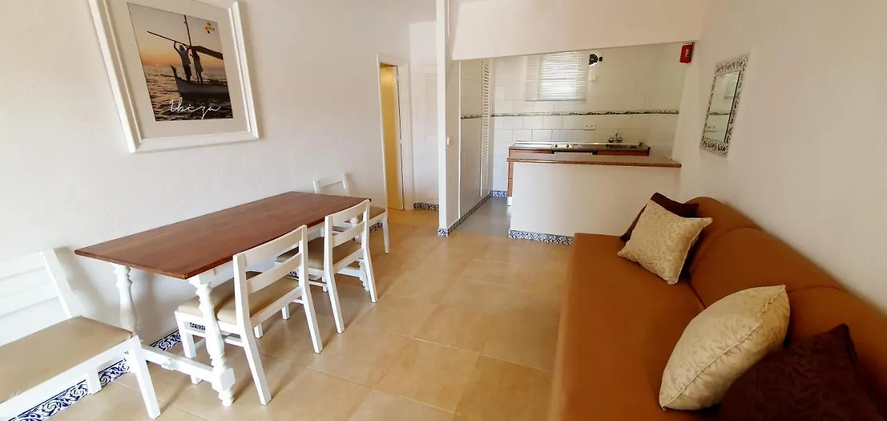 Granada Apartments Familiar Deluxe Пуртинач