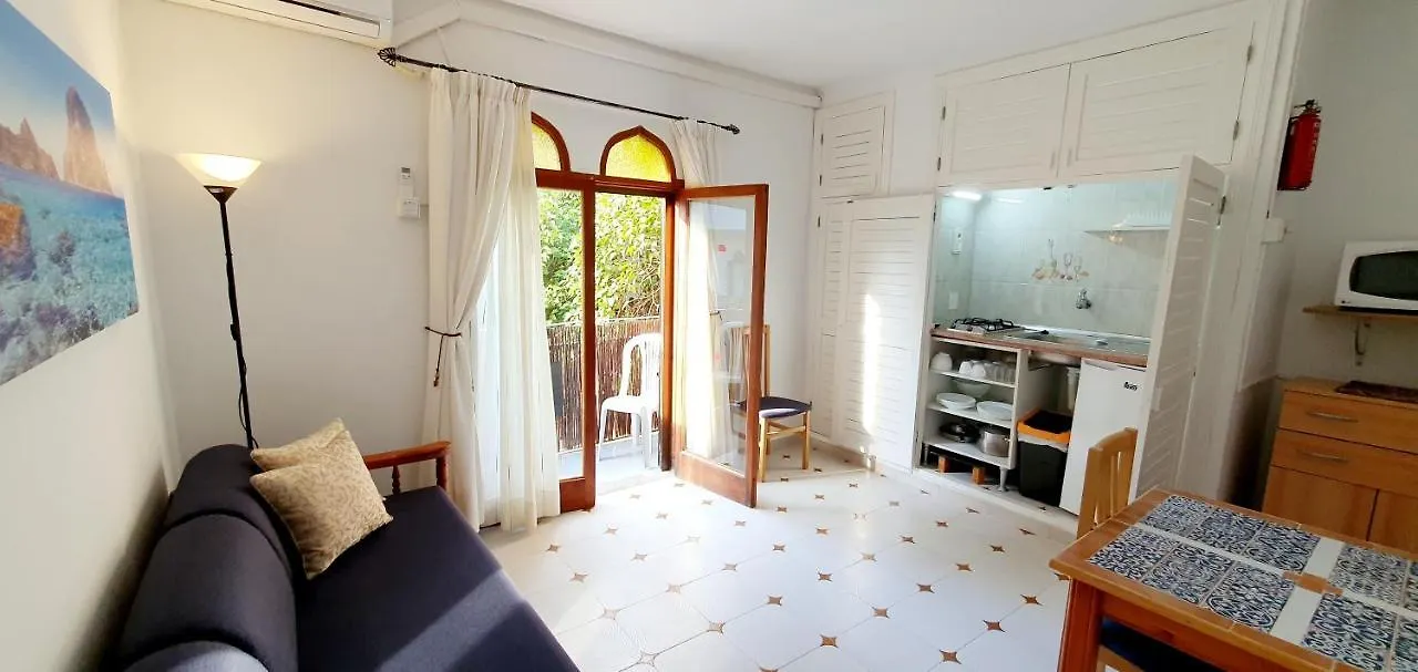 Granada Apartments Familiar Deluxe Пуртинач 0*,