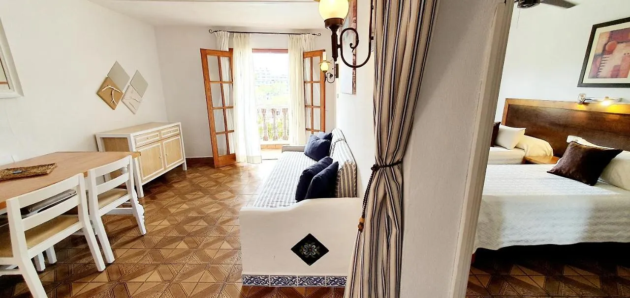 Granada Apartments Familiar Deluxe Пуртинач