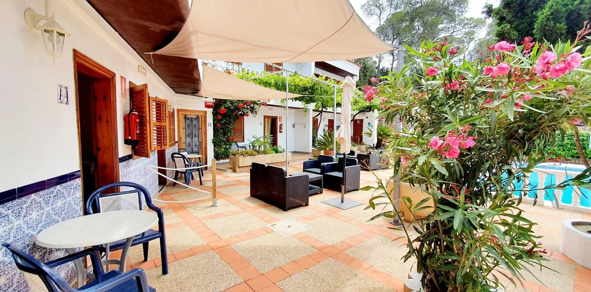 Granada Apartments Familiar Deluxe Пуртинач